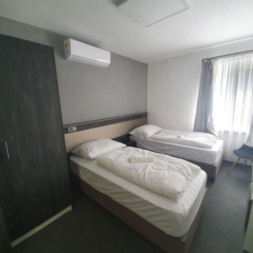 Bed and Breakfast No Stress Panzio-Pizzeria-Sporttabor Harkány Zewnętrze zdjęcie