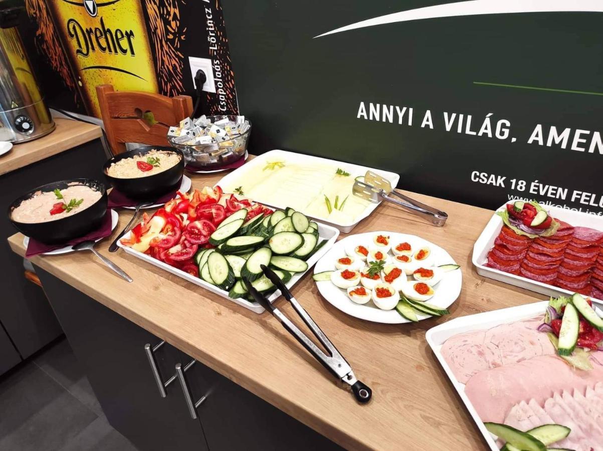 Bed and Breakfast No Stress Panzio-Pizzeria-Sporttabor Harkány Zewnętrze zdjęcie